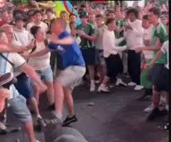 خوفاً من العقوبات السجنية بأمريكا.. قنصلية الجزائر تستنفر جماهير "الخضر" قبل الصدام الحاسم ضد الأردن!